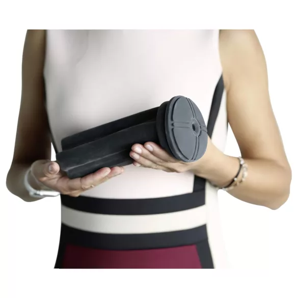Kiiroo Titan Tight-Fit - maszturbátor betét férfiaknak (fekete)