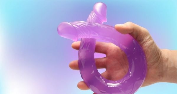 Dildóval az orgazmusig – használati tanácsok és pózötletek